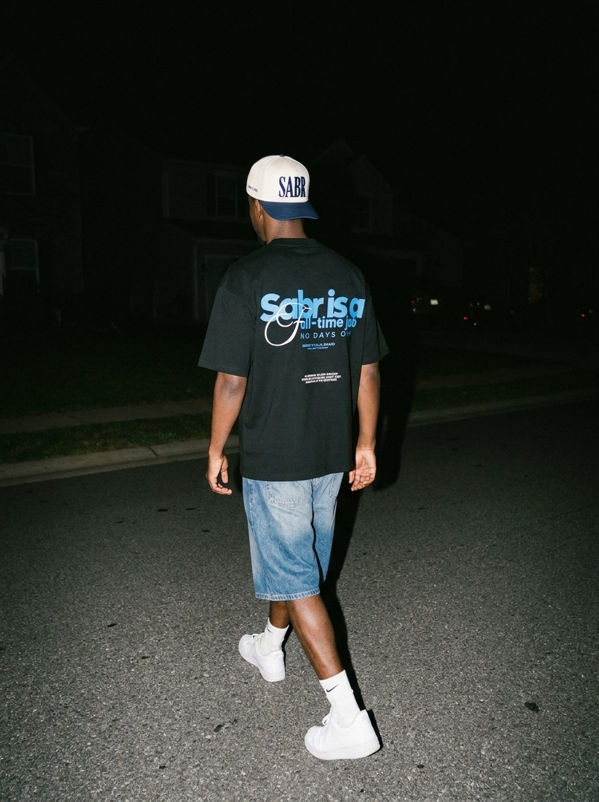 Sabr cap ivory and navy, worn at night